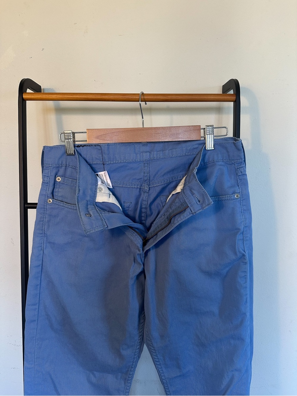 Levi's Men's Slim Jeans in Light Blue - Picture 4 of 8
